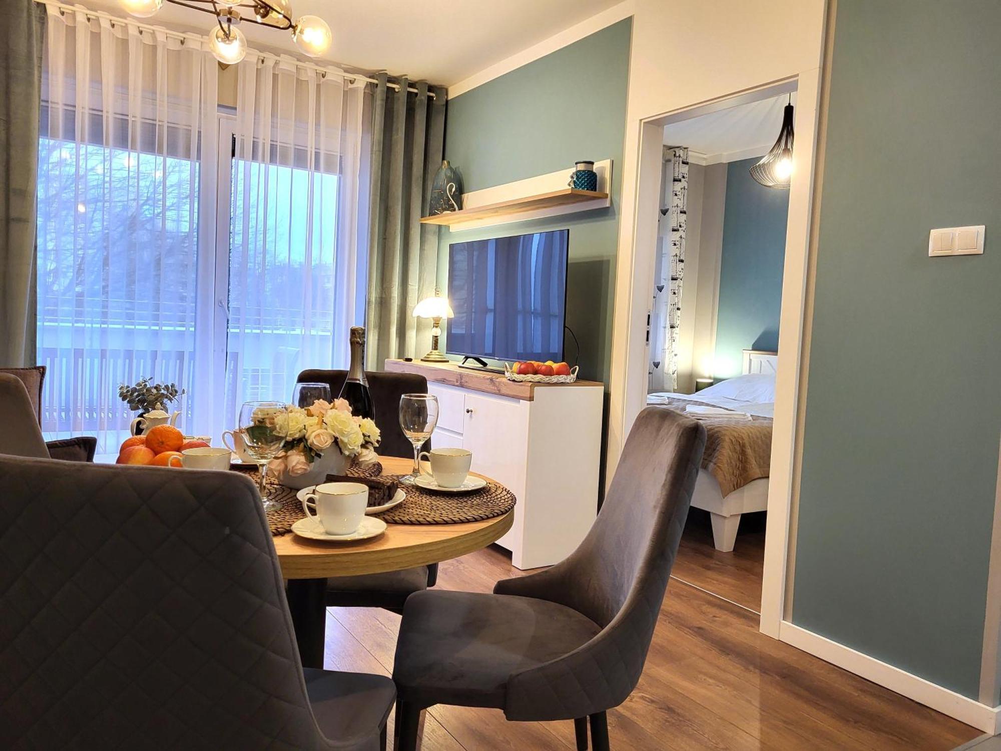 Miodowy Dom Exspanse Apartament 2 Lub 3 Pokoje Z Tarasem I Parkingiem Kolobřeh Exteriér fotografie