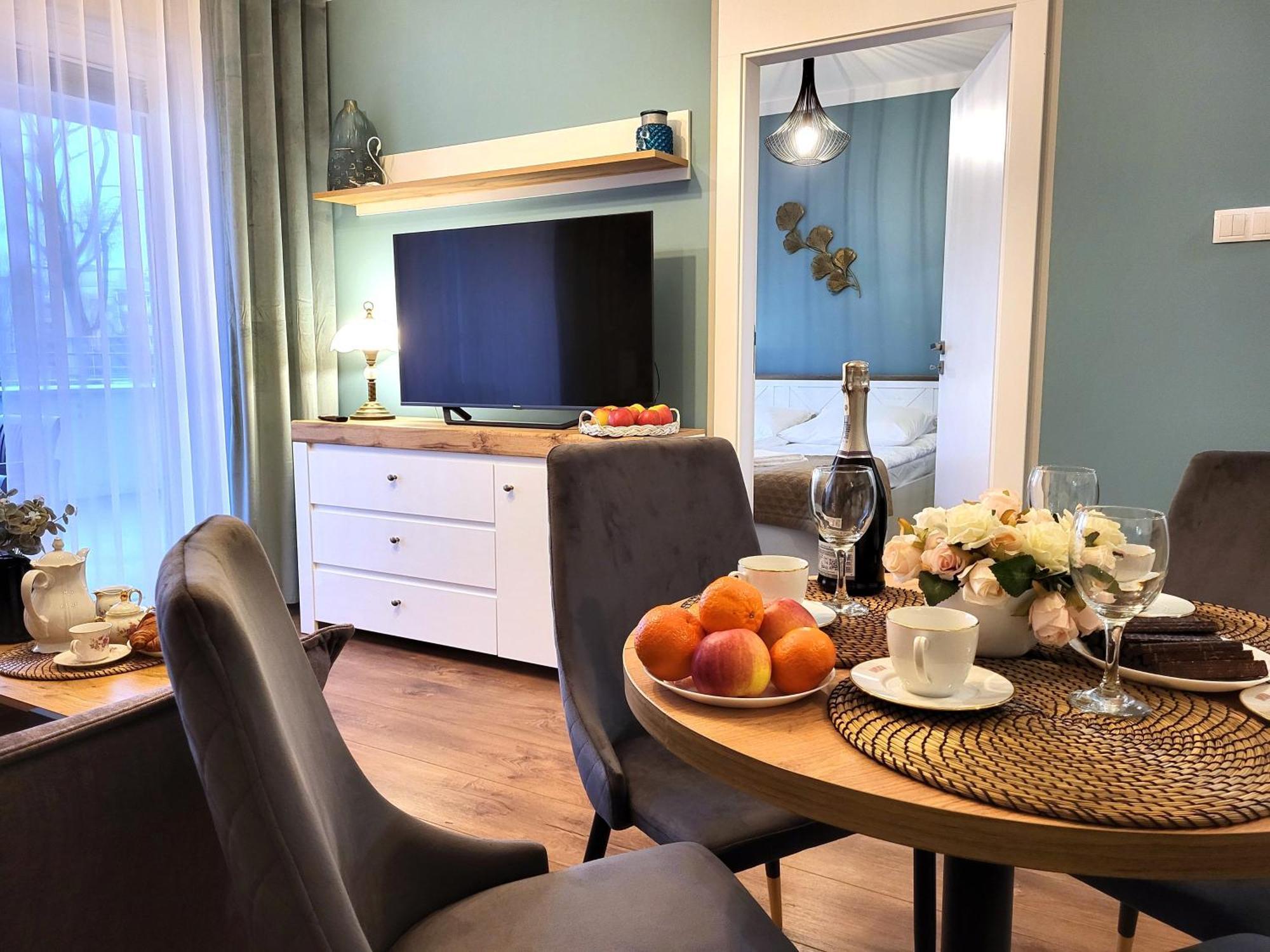 Miodowy Dom Exspanse Apartament 2 Lub 3 Pokoje Z Tarasem I Parkingiem Kolobřeh Exteriér fotografie