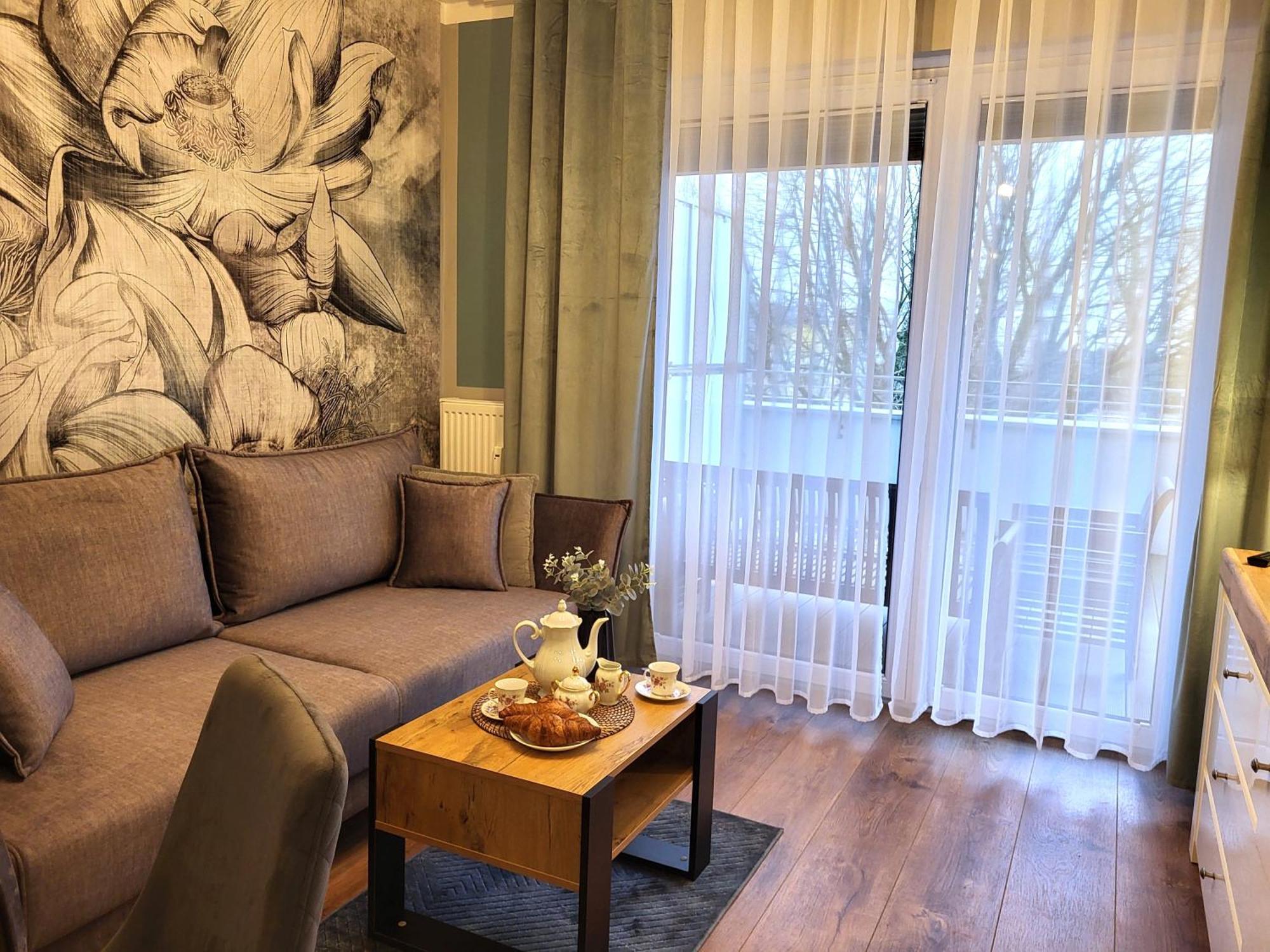 Miodowy Dom Exspanse Apartament 2 Lub 3 Pokoje Z Tarasem I Parkingiem Kolobřeh Exteriér fotografie