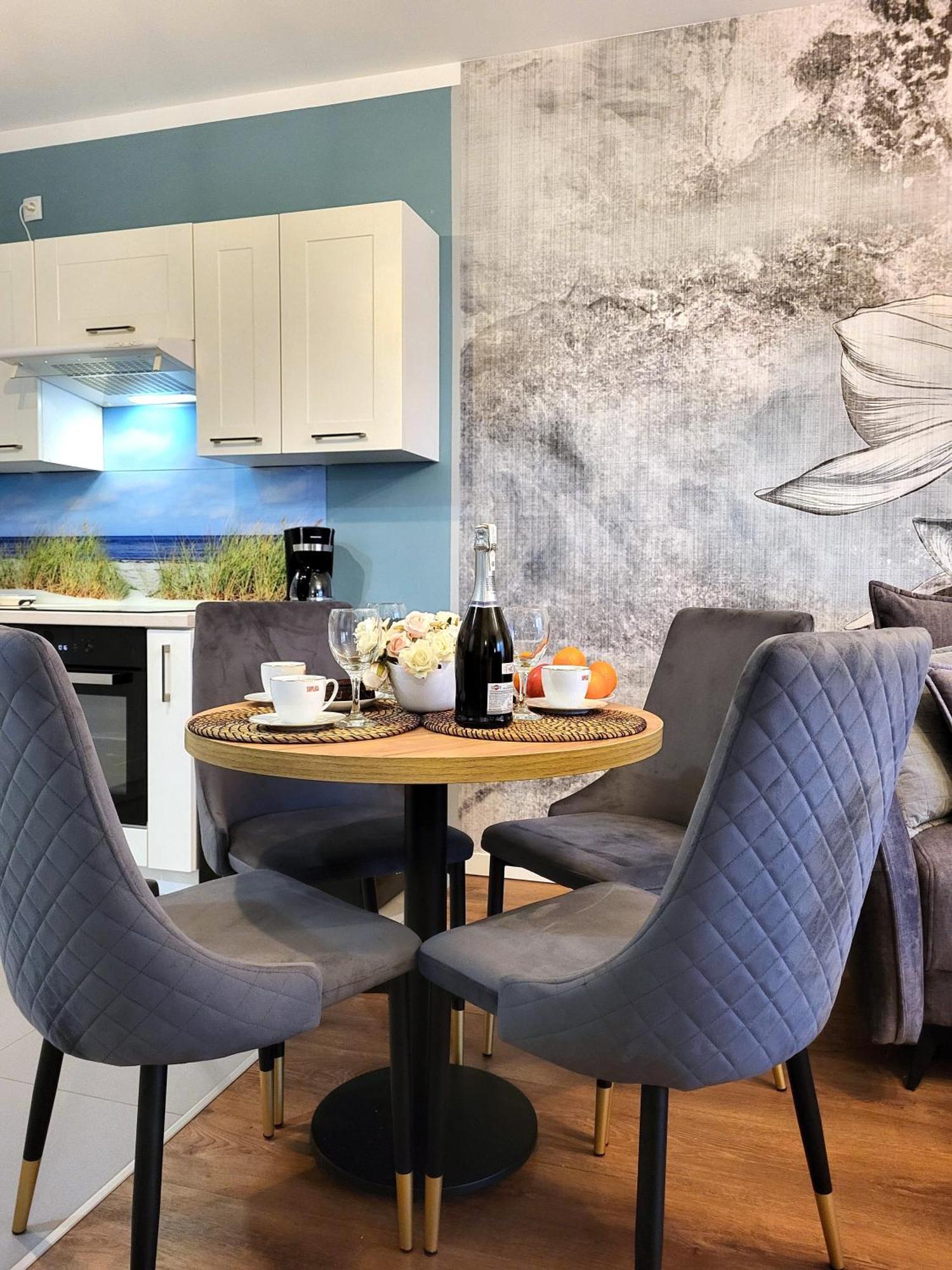 Miodowy Dom Exspanse Apartament 2 Lub 3 Pokoje Z Tarasem I Parkingiem Kolobřeh Exteriér fotografie
