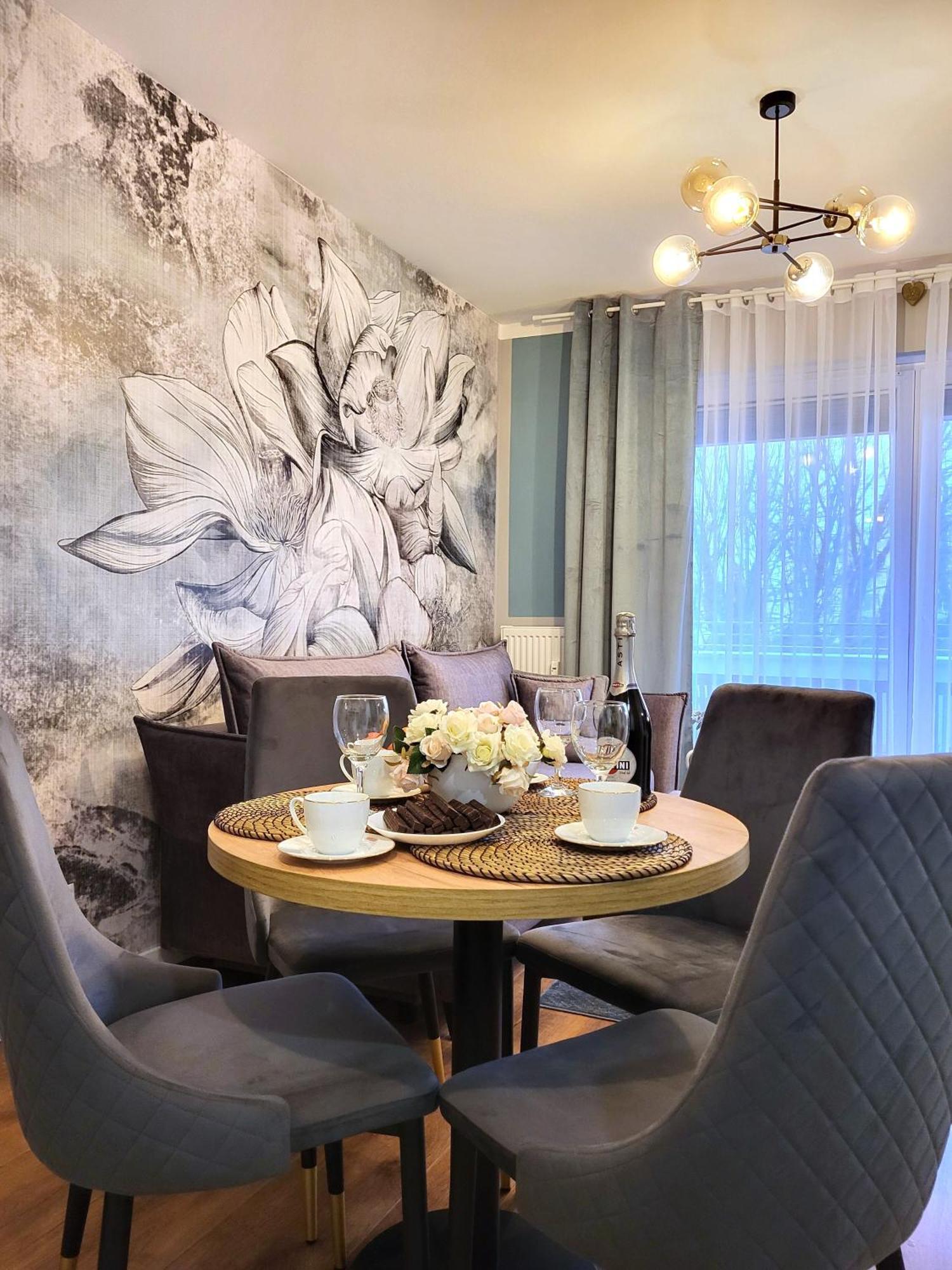 Miodowy Dom Exspanse Apartament 2 Lub 3 Pokoje Z Tarasem I Parkingiem Kolobřeh Exteriér fotografie
